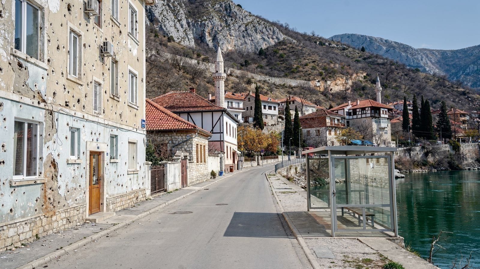 The Bulevar & the Front Line